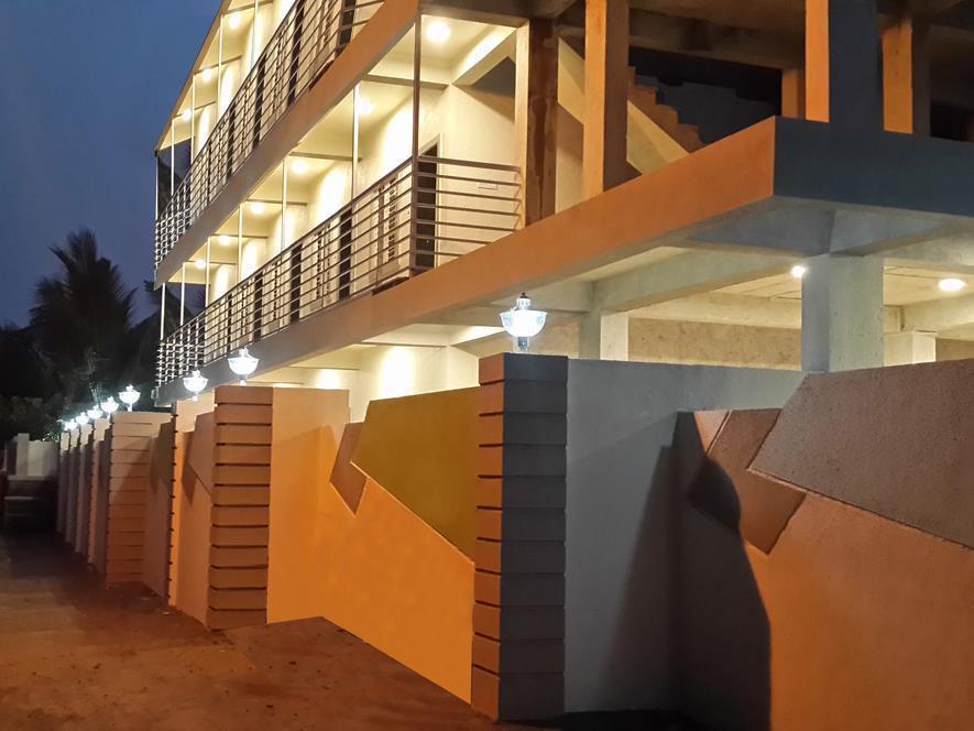 Hotel Sahyadri Alibaug Buitenkant foto